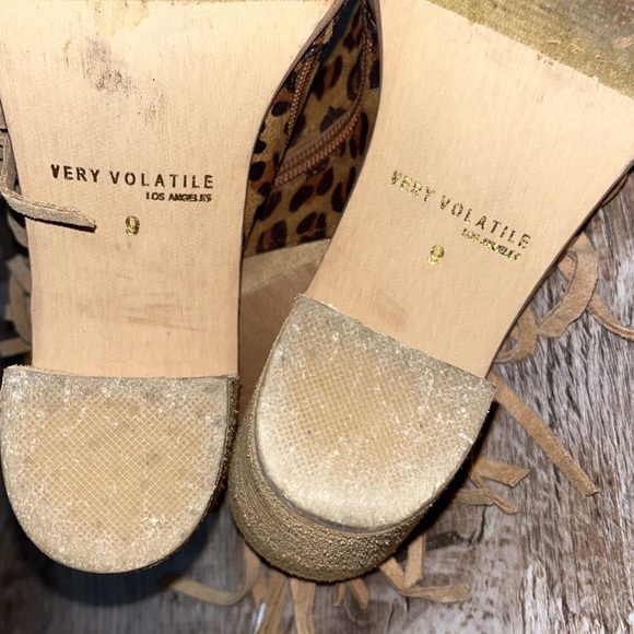 Cheetah/Leopard Open Toe Fringe Wedge - Picture 4 of 8